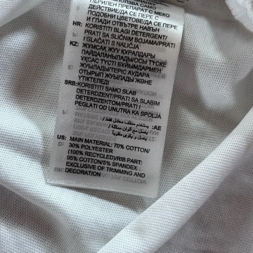 Adidas‎ Basketball T-Shirt Mens Medium White Loose Fit Graphic Logo NWT JI9033